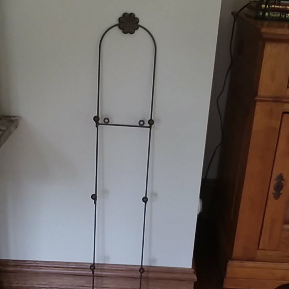 Metal Wall Plate Holder